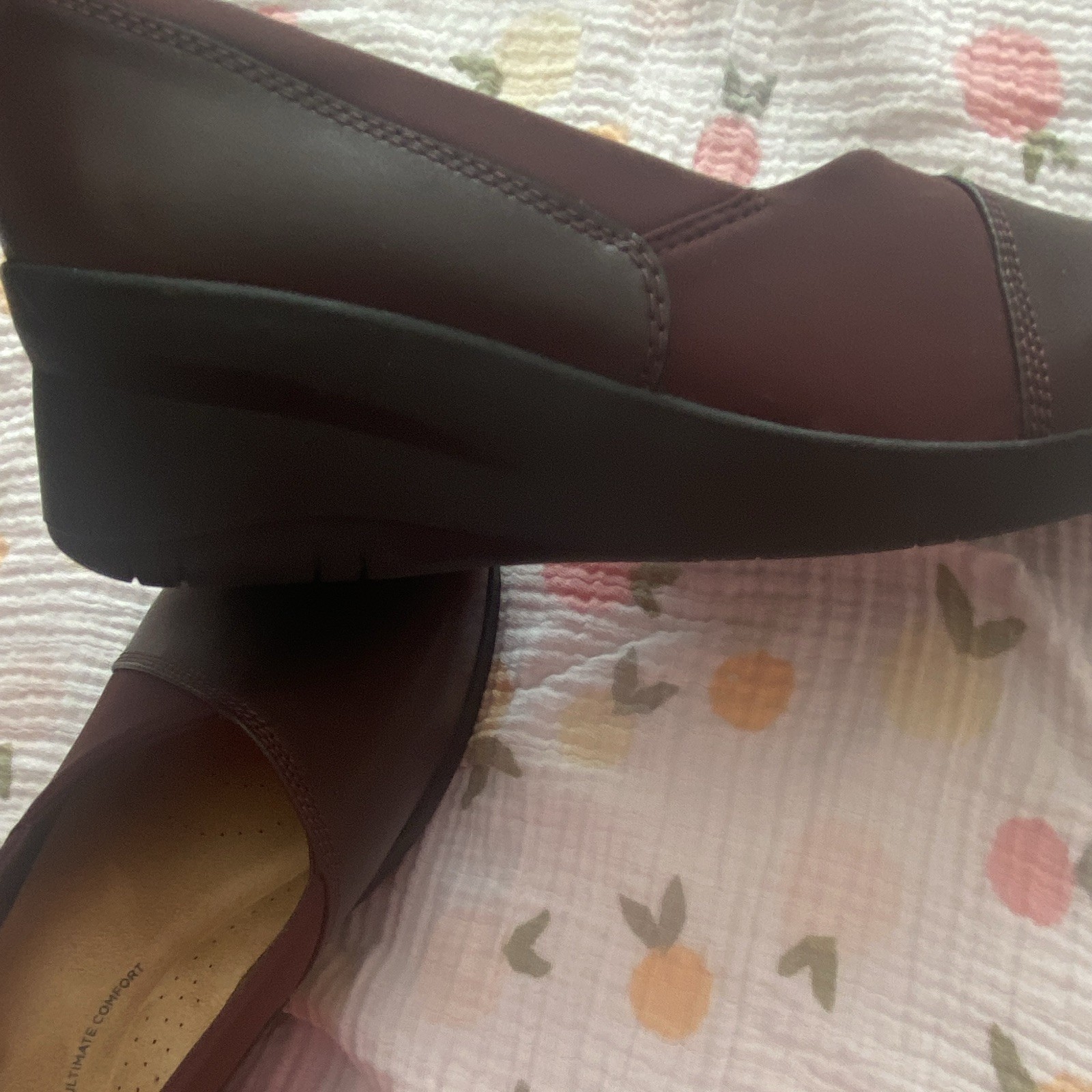 Clarks Collection Suttyn Walk Women’s Leather Comfort Slip-On Burgundy 8.5 W