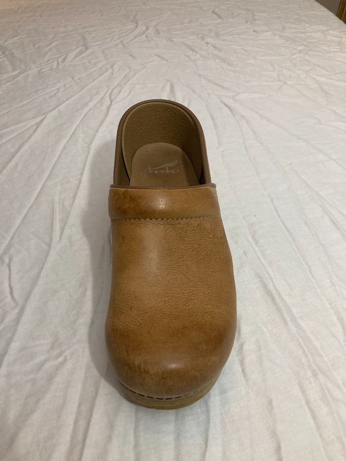 Dansko Honey Tan Leather Clogs Nonslip Professional Nurse US 7.5 – 8 EU 38
