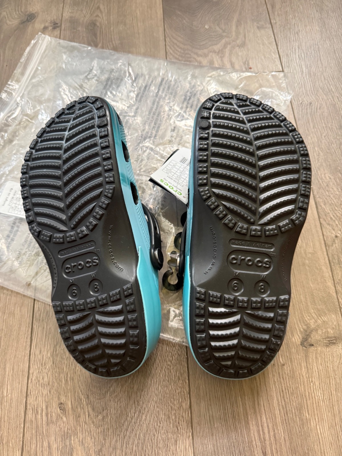 NWT Crocs Twilight Saga Classic Clog Womens Size 8 Blue Black Team Edward Jacob