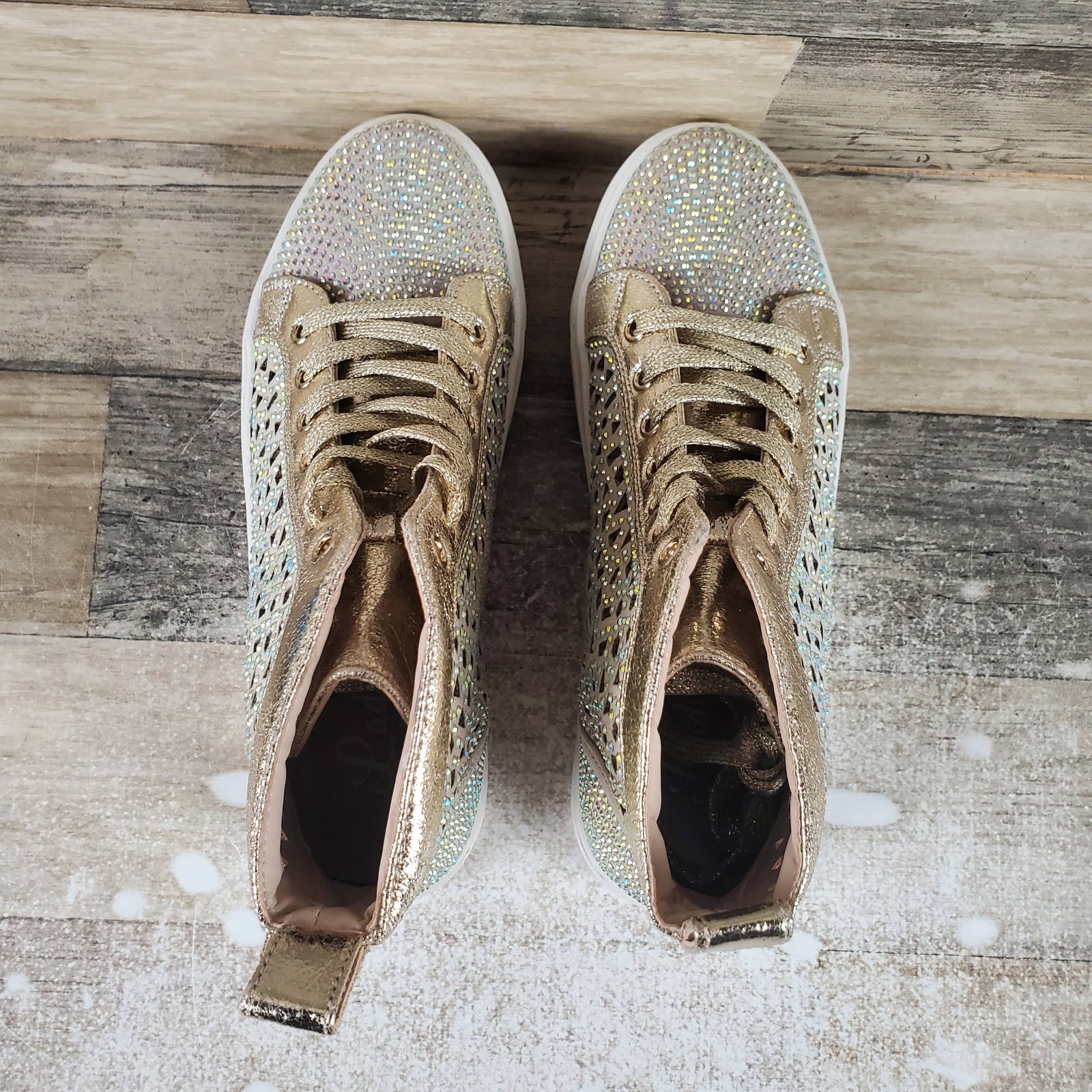 LADY COUTURE Flat Laser Cut Womens Shoes Sz 5 Metallic Gold Mid Top Sneakers
