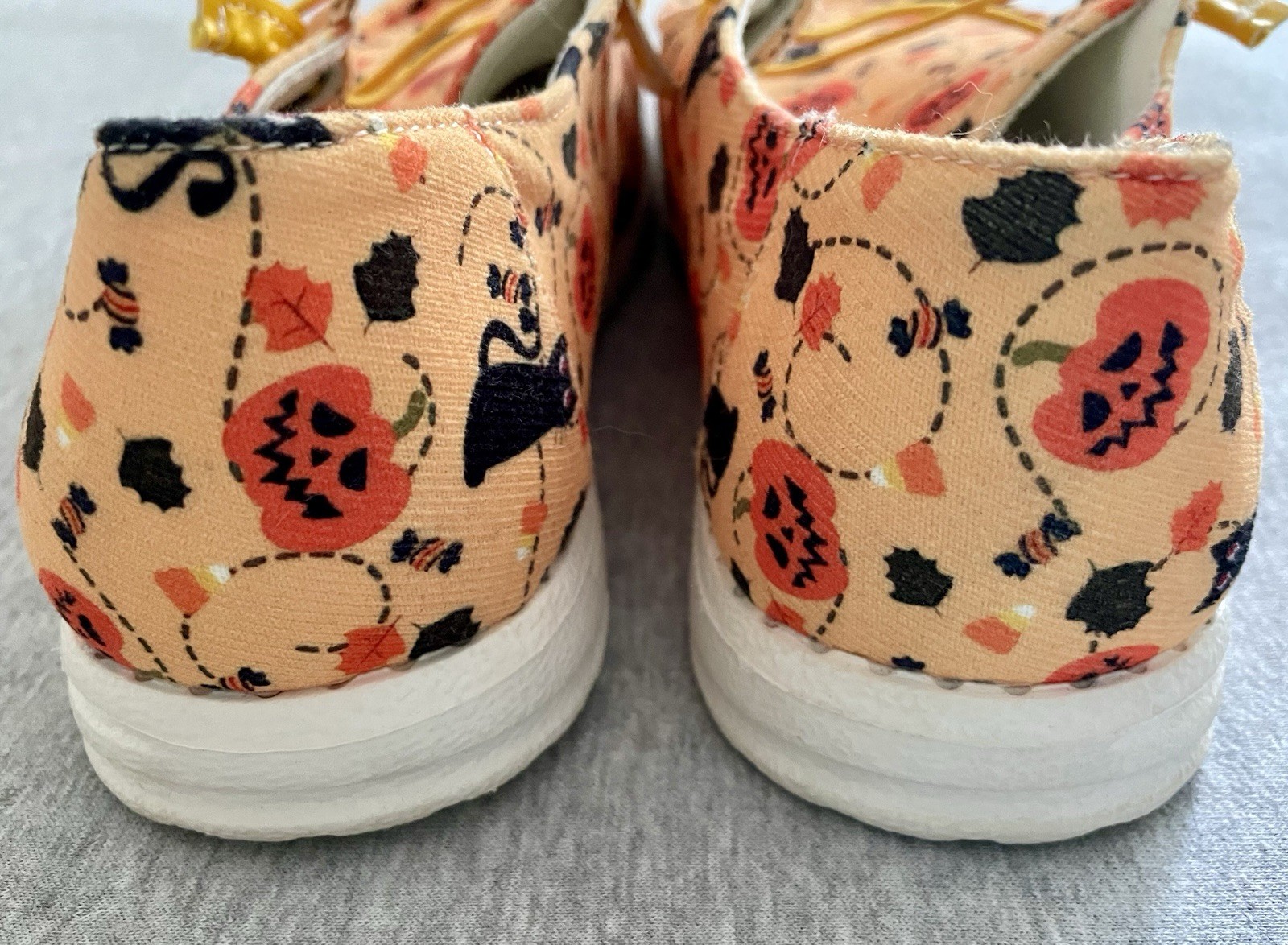 Women’s Halloween Cloth Slip On Shoes Size 40 (9) Orange with Pumpkins & Cats
