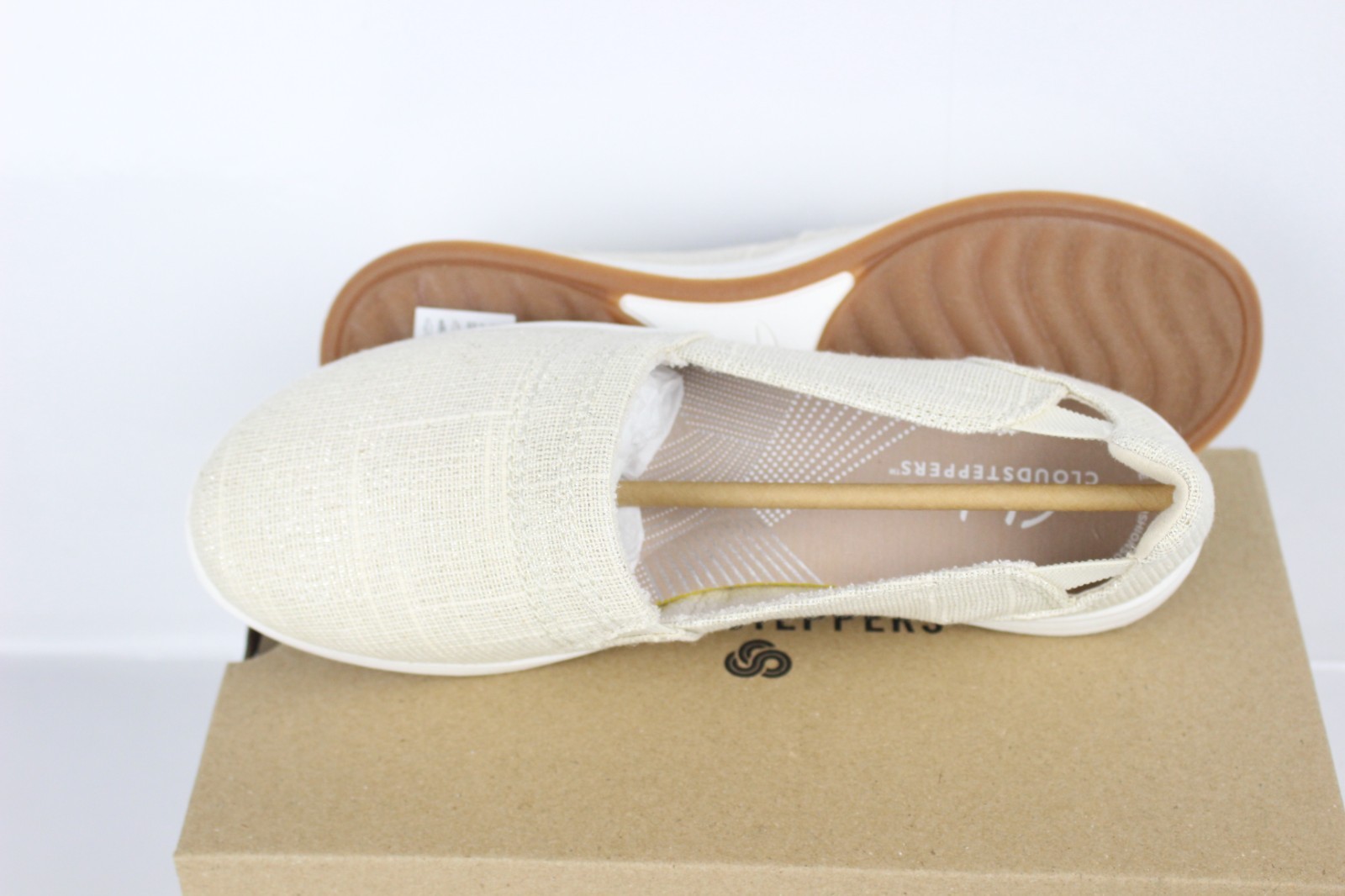 Clarks Women’s Breeze Step II Slip On Comfort Shoes Natural Interest 261 72779