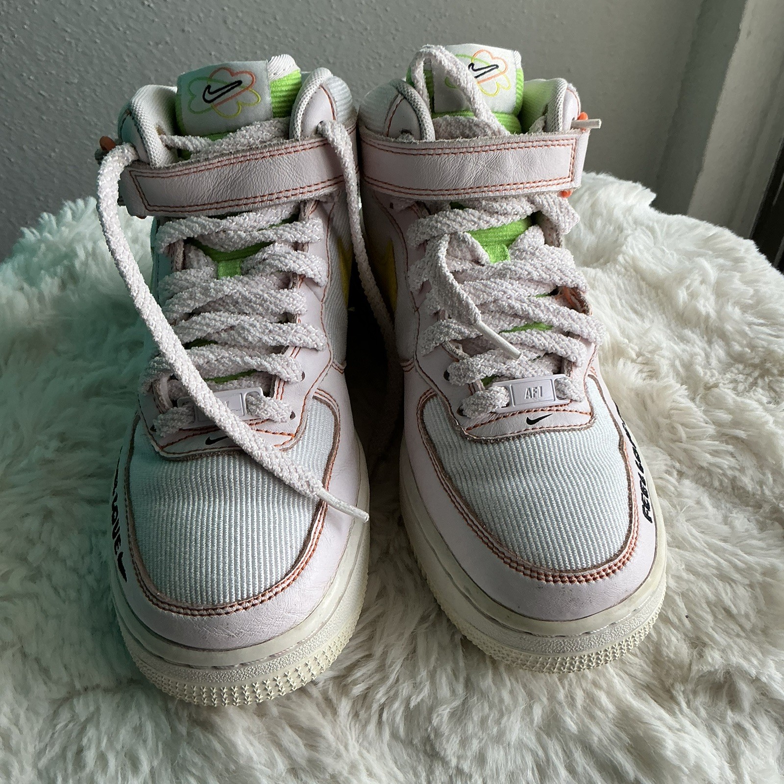 Women’s Nike AirForce 1 Mid ’07 Feel Love Opt Yellow Sneakers Size 7.5