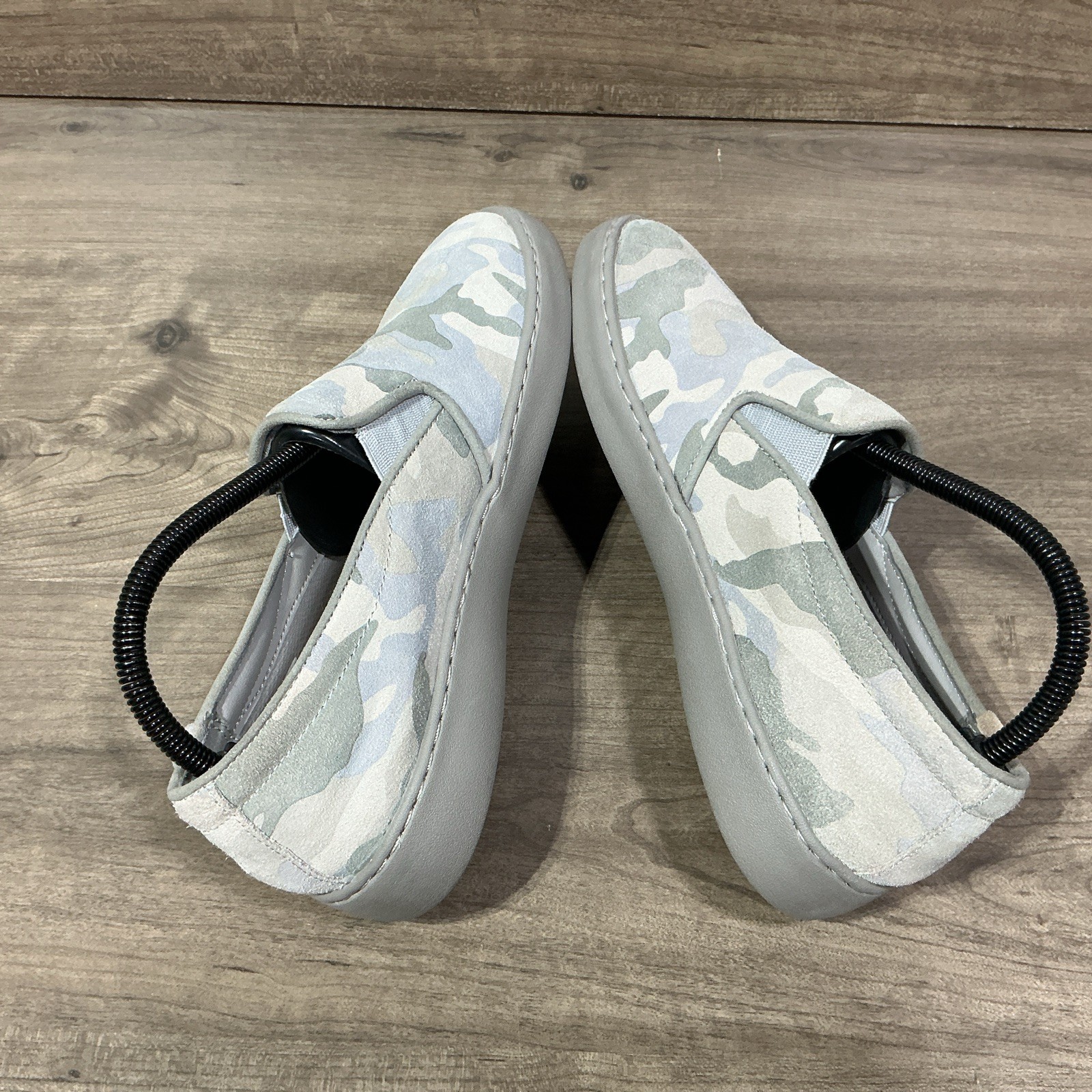 Vionic Honey Avery Camo Light Blue Slip On Sneakers Shoes Women’s Size 9