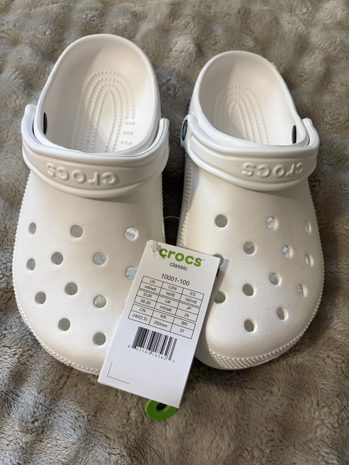 White Original Classic Crocs Clogs Shoes — Unisex Size Women’s 8 / Men’s 6