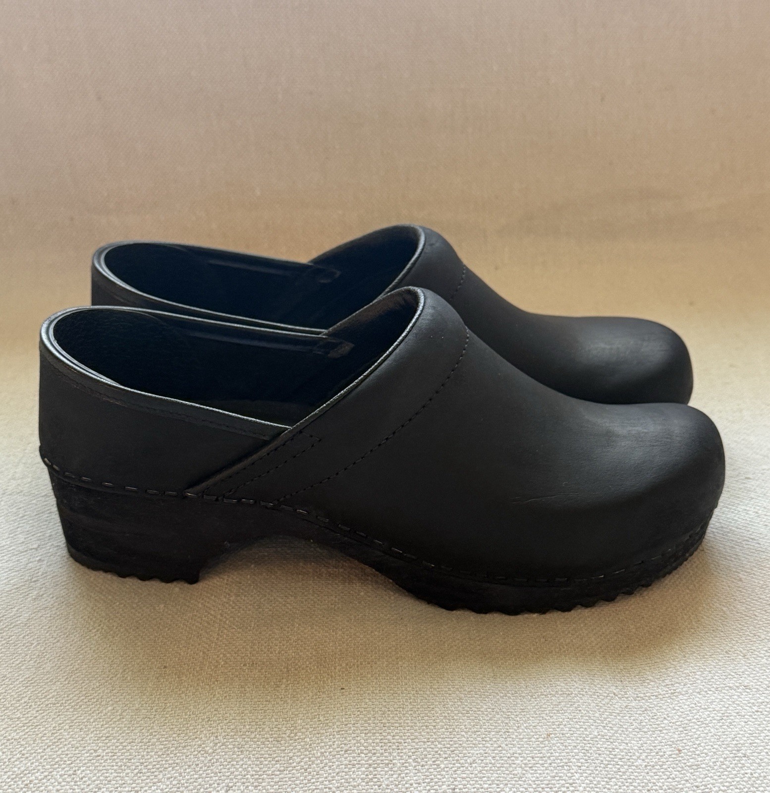 NEW Sanita Oiled Black Leather Original Professional Clogs Women’s 39 US 8-8.5
