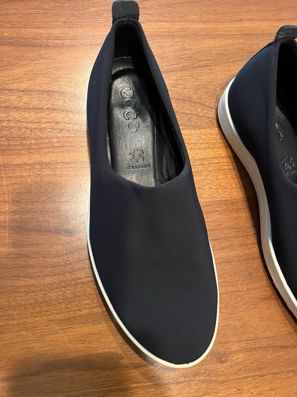 Woman’s Ecco Size 36 Shoe