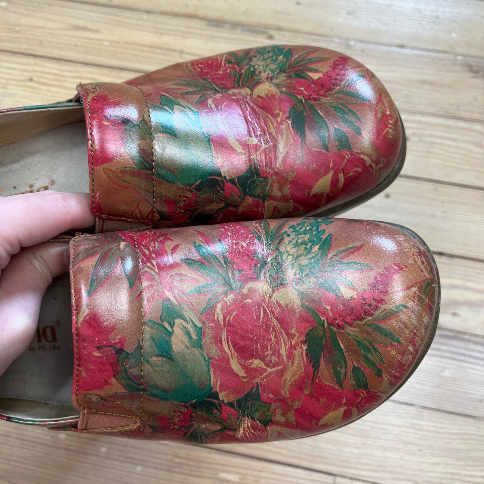 Alegria Keli Professional Leather Clogs Red Floral Slip Resistant EU 40 vibrant