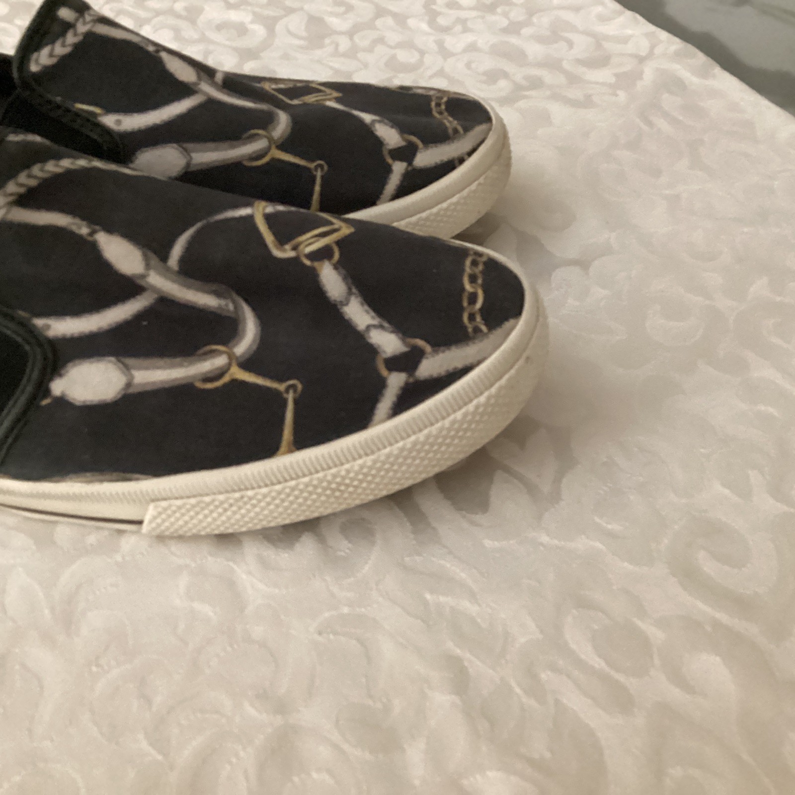 RALPH LAUREN JINNY SNEAKERS BLACK W/ EQUESTRIAN PATTERN SIZE 10 GOOD CONDITION