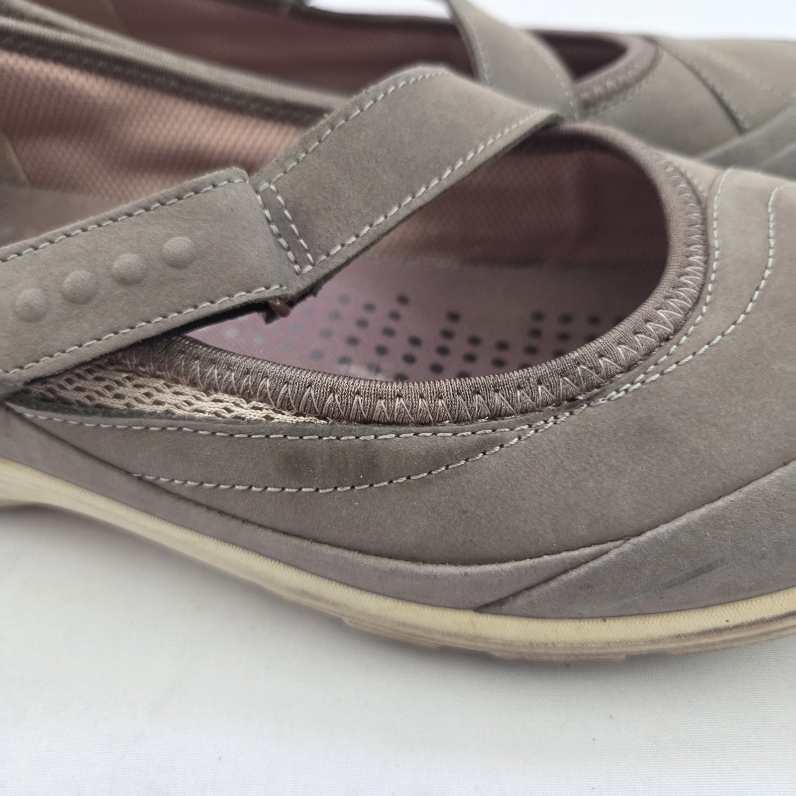 ECCO Mary Jane Sneakers Women’s Size 40 / 9.5 Gray Brown Hook & Loop Comfort