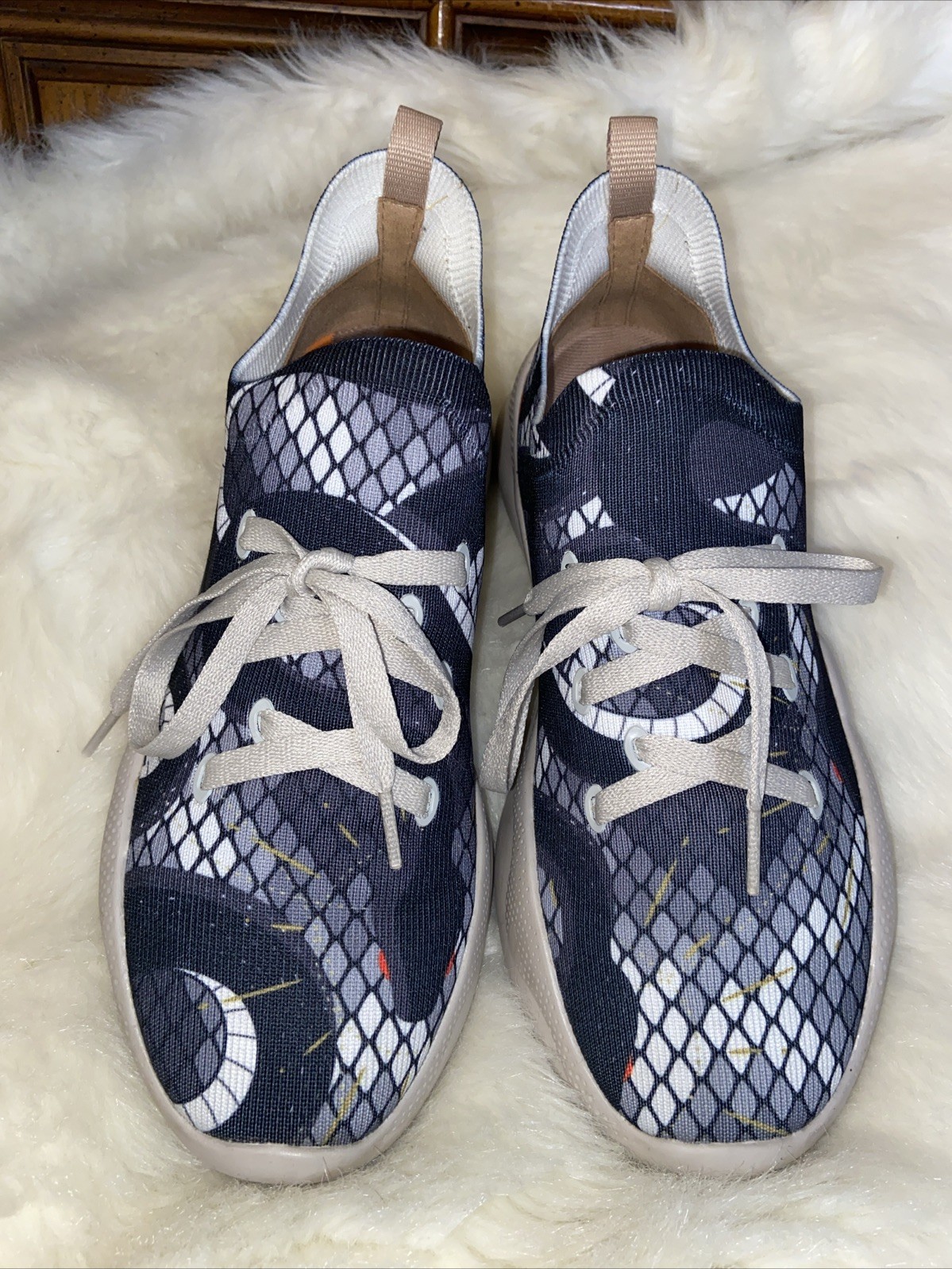 UIN Snake Mijas 1 Walking Shoe Womens 7 Blue Multi Knit Slip On Sneaker Comfort