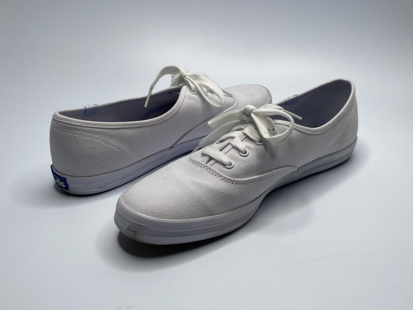 New Keds Womens White Canvas Champion Slip On Flat Shoes WF34000S Sz 9.5