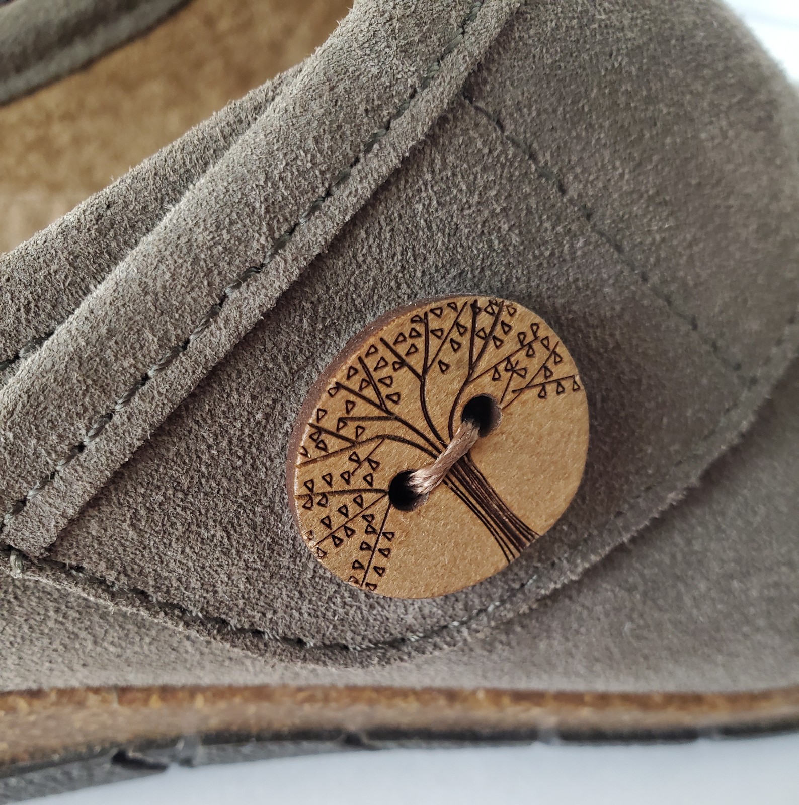 Earth Ezra Olive Green Suede Button Wrap Slip On Comfort Clogs Size 8