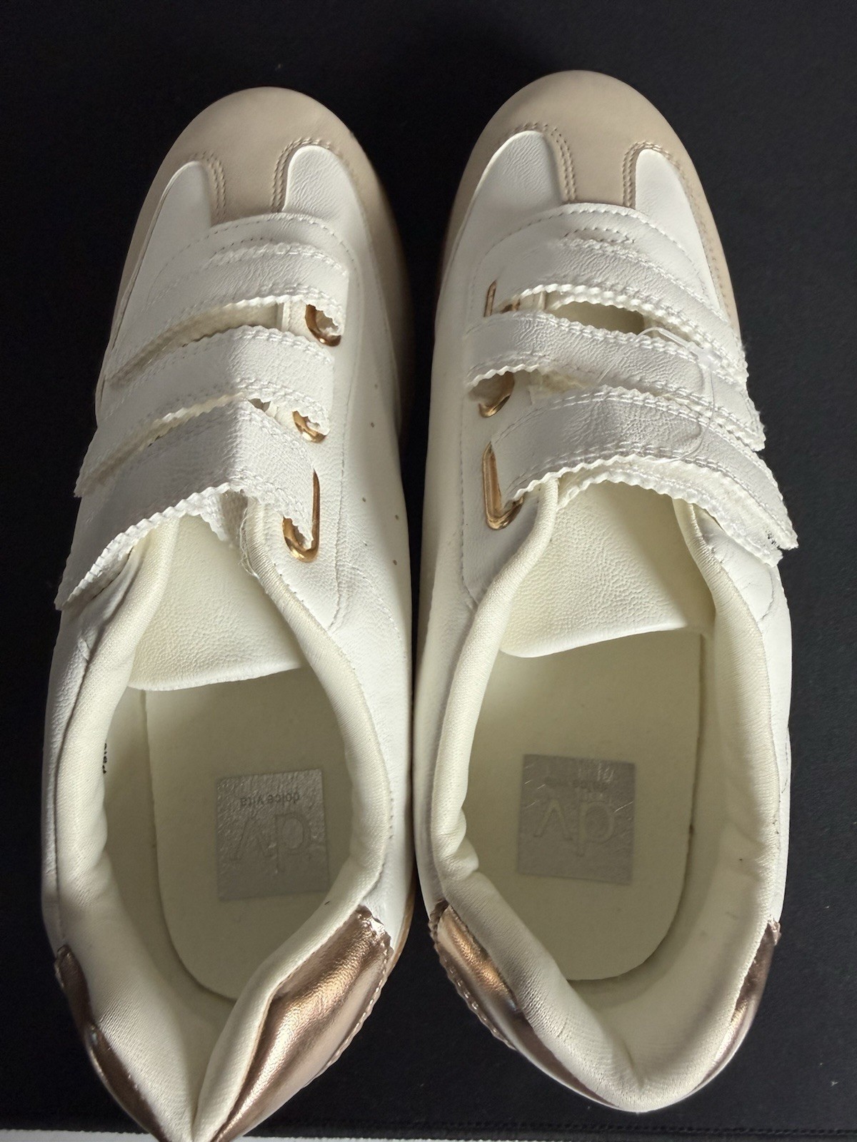 Dolce Vita Women’s Size 8.5 White Beige Hook & Loop Closure Sneaker With Defect