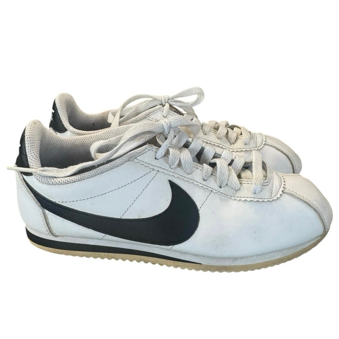 Nike Classic Cortez Vintage Running Shoes White Black Womens Size 7.5 Sneakers
