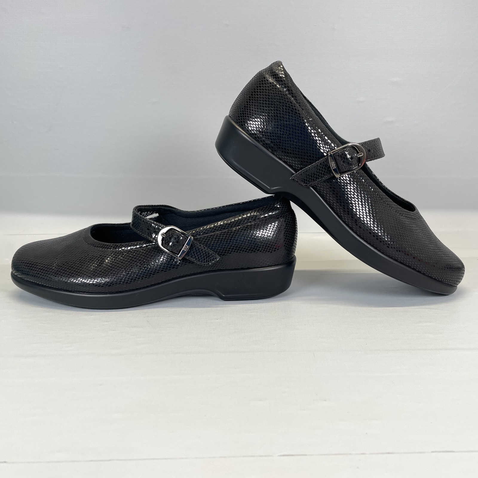 SAS Maria Mary Jane Shoes Womens Size 6 M Black Leather Strap Shimmer Comfort