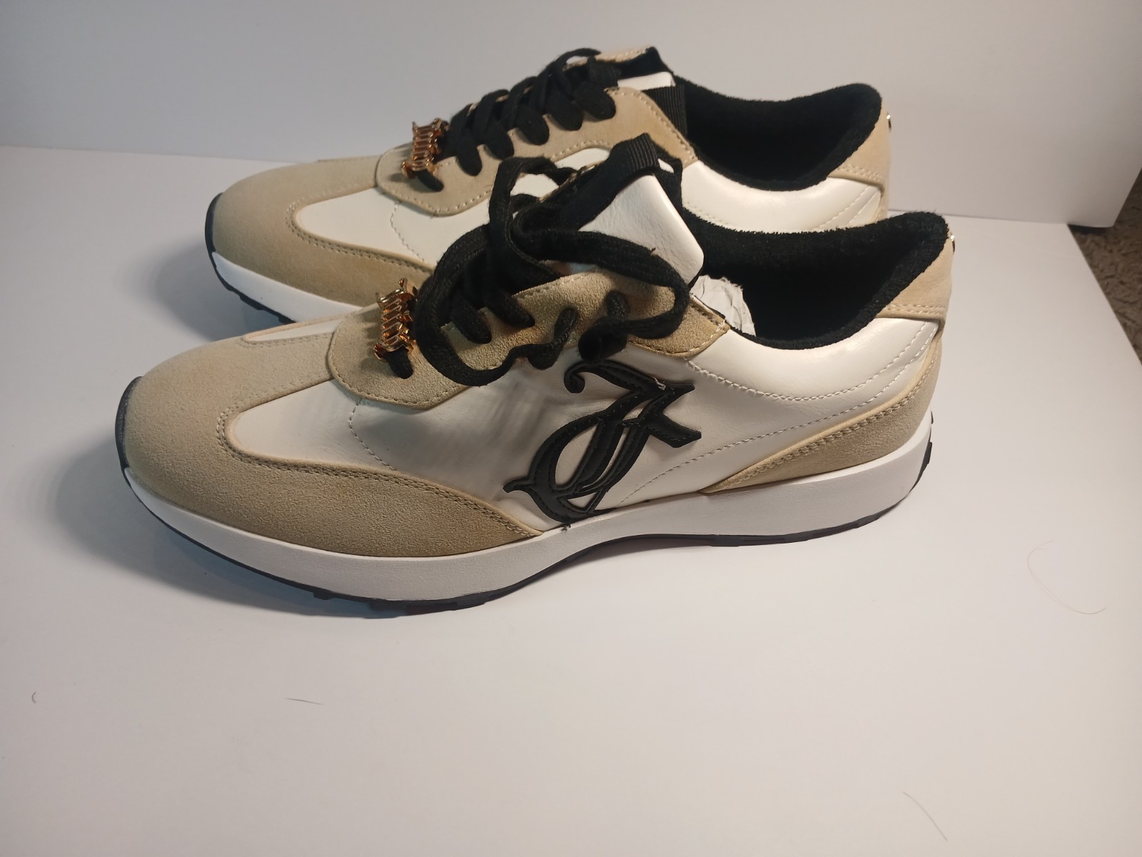 Juicy Couture Women’s Fashion Sneakers White Beige Black Lace Up Casual Shoes