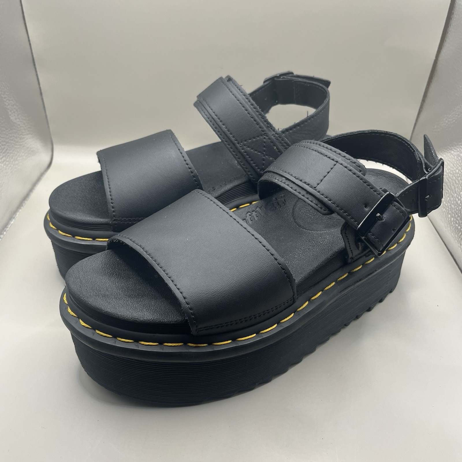 Dr. Martens Voss Quad Women’s Size 7 Black Leather Platform Casual Sandals