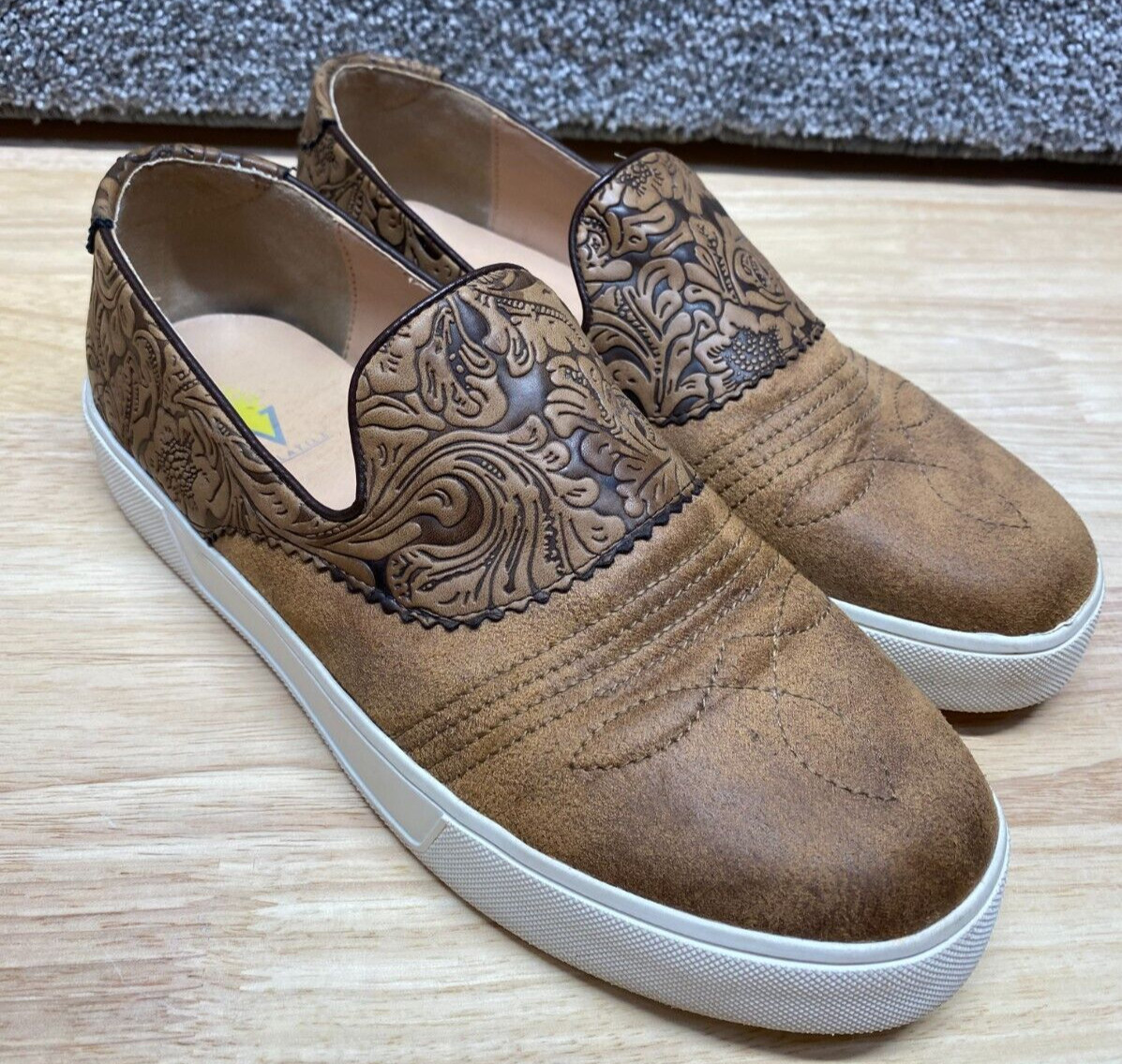Volatile Faux Tooled Leather Rosecrans Slip on Shoe Women’s 10 Western Cowgirl