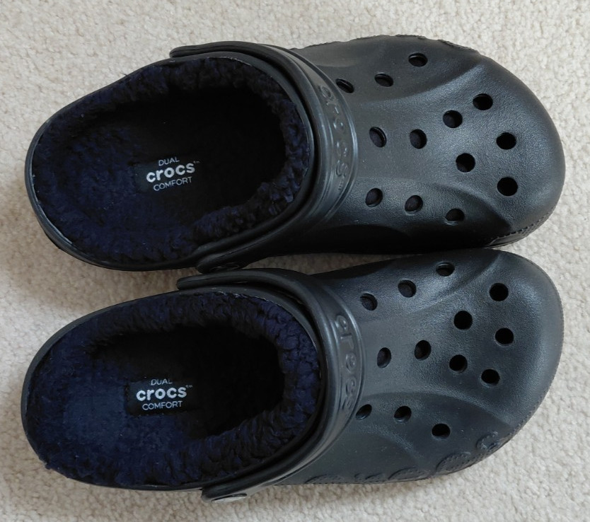 7 Womens Mens 5 Crocs Dual Comfort Fleece Lined Black Slip On Shoes fur w/7 m/5