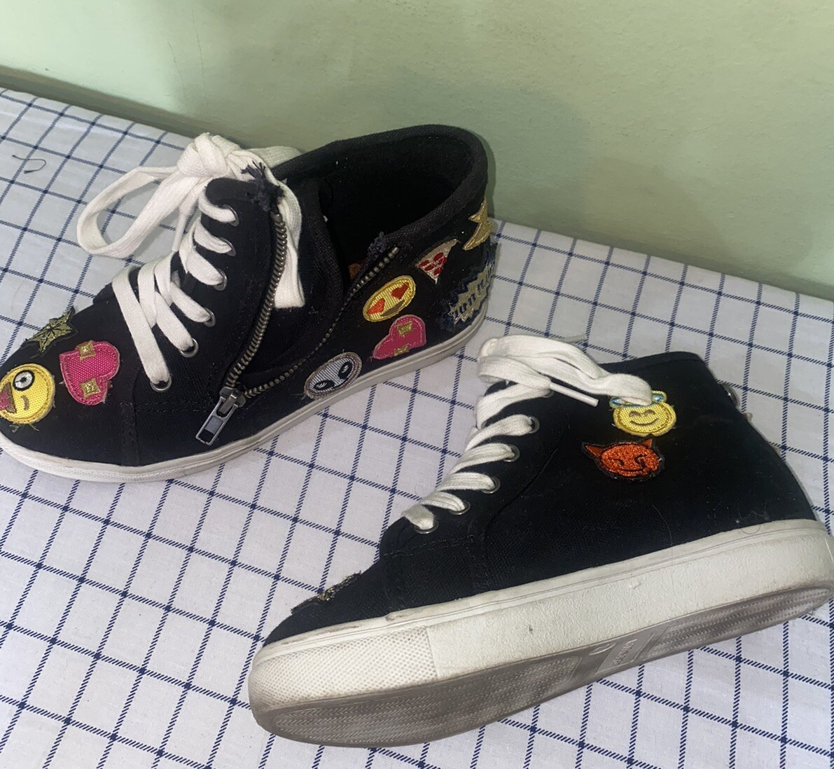Steve Madden Cobrah Hi Top Emoji Sneakers Size 2M