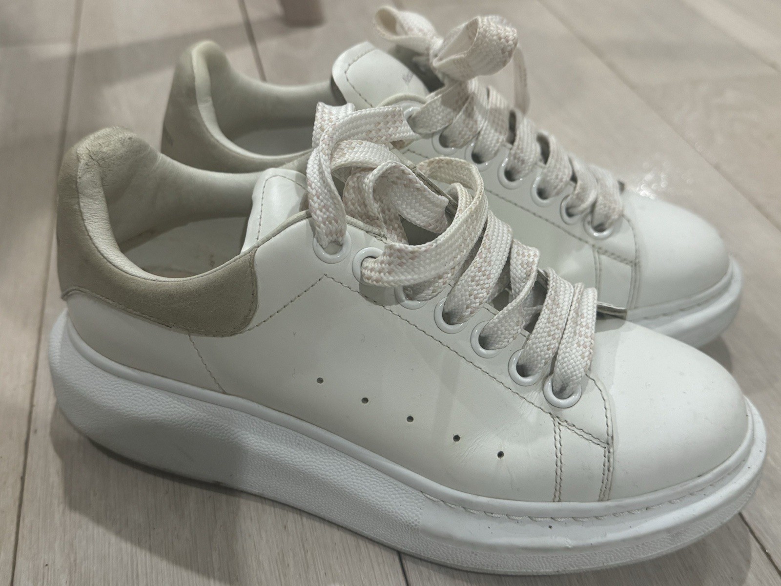 Alexander McQueen White Beige Women’s Casual Lace Up Logo Sneakers Round Toe