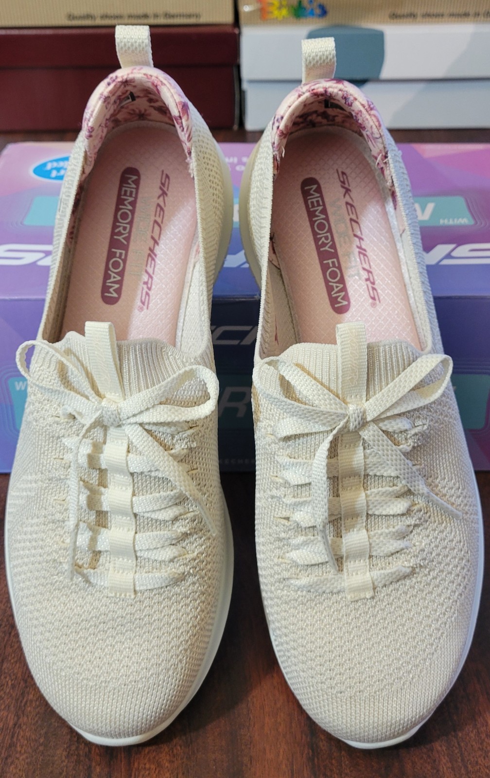 Skechers Women’s 9W Slip-on Faux Tie Flourishing Views-Natural