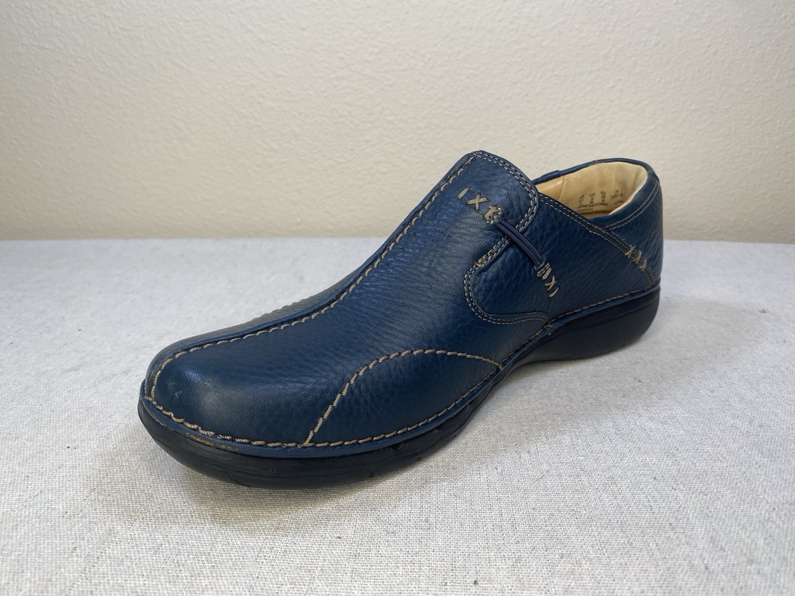 Clarks Unstructured Un.Loop Blue Leather Womens 9 US/40EU Slip-On Comfort Shoes