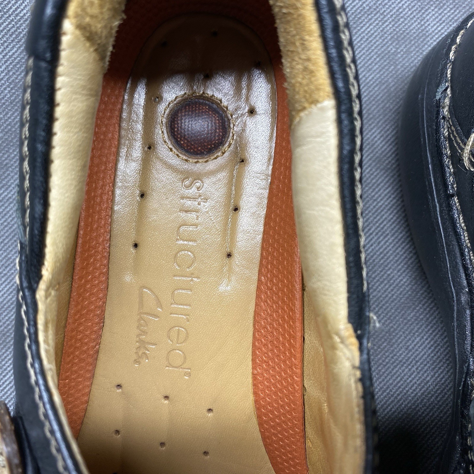 Clarks Unstructured Artisan Un Loop Black leather slip-on shoes Size 7.5