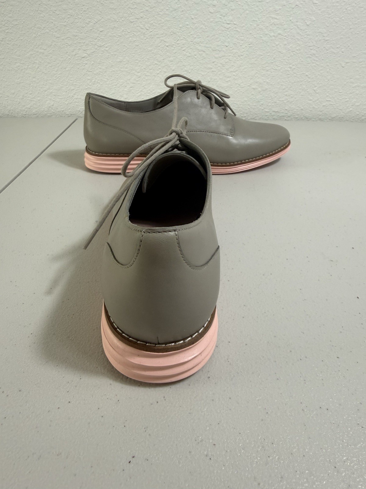 Cole Haan Original Grand Oxford Women’s 9.5B Gray Leather Pink Sole W17145 New