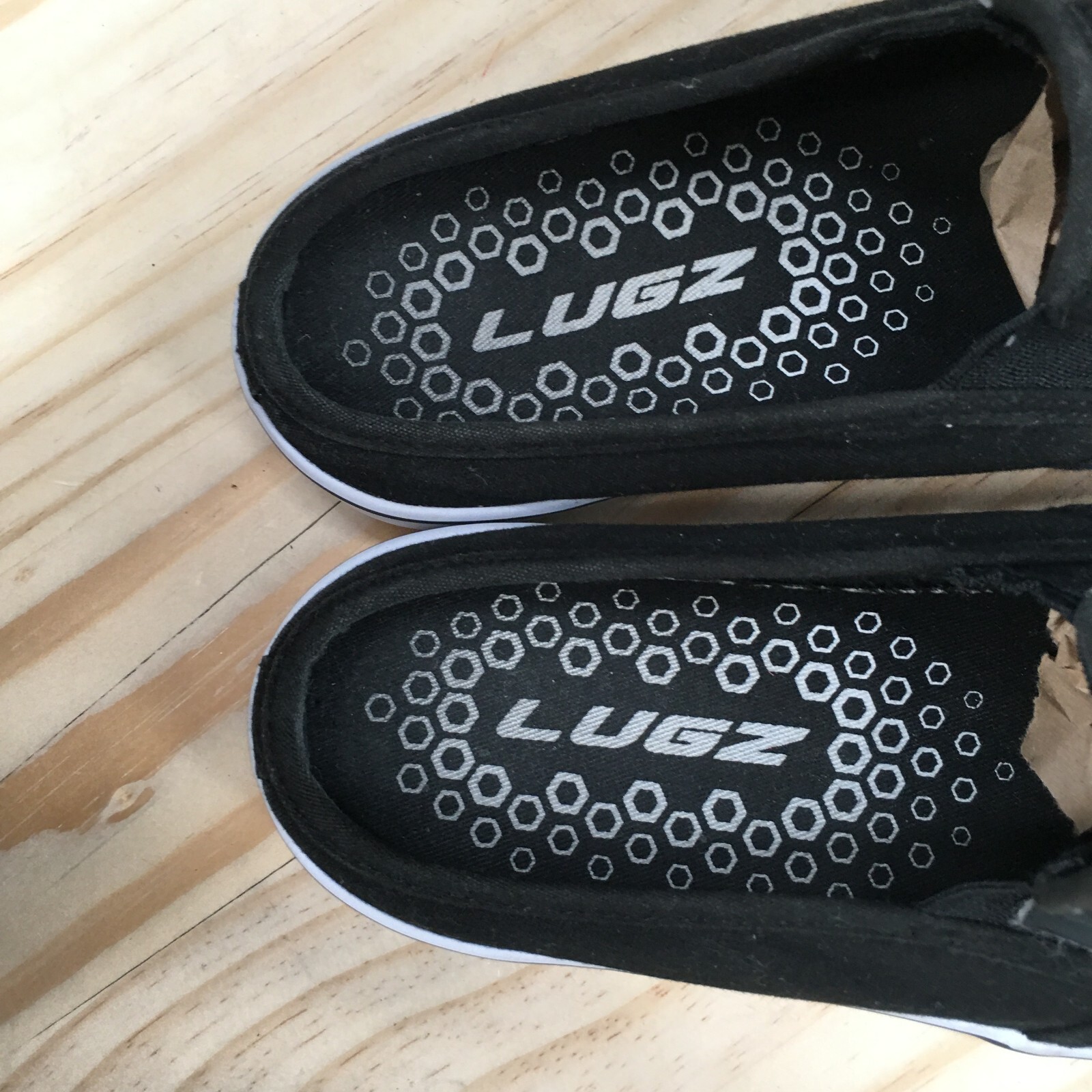 Lugz Shoes Womens 8 Clipper Slip On Sneakers Black Canvas Closed Toe Comfort