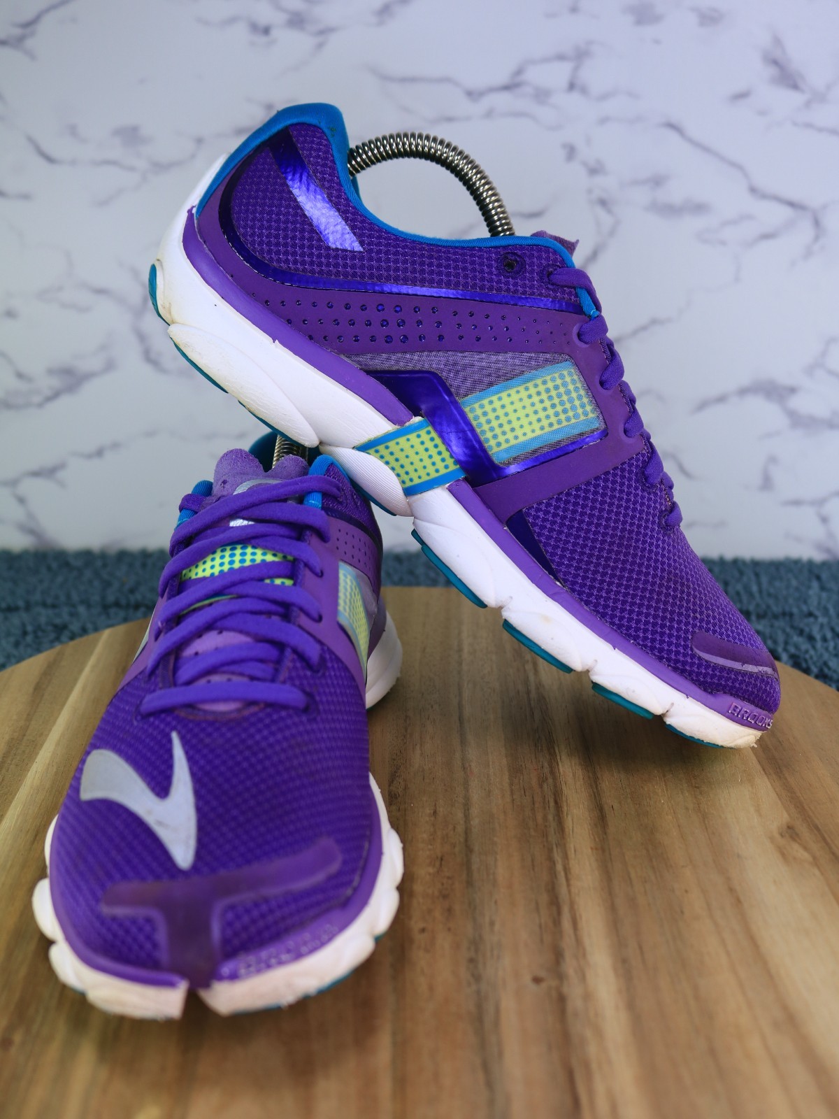 Brooks Pure Flow Mesh Purple Neon Green Low Running Sneaker 1201801b524 Womens 9
