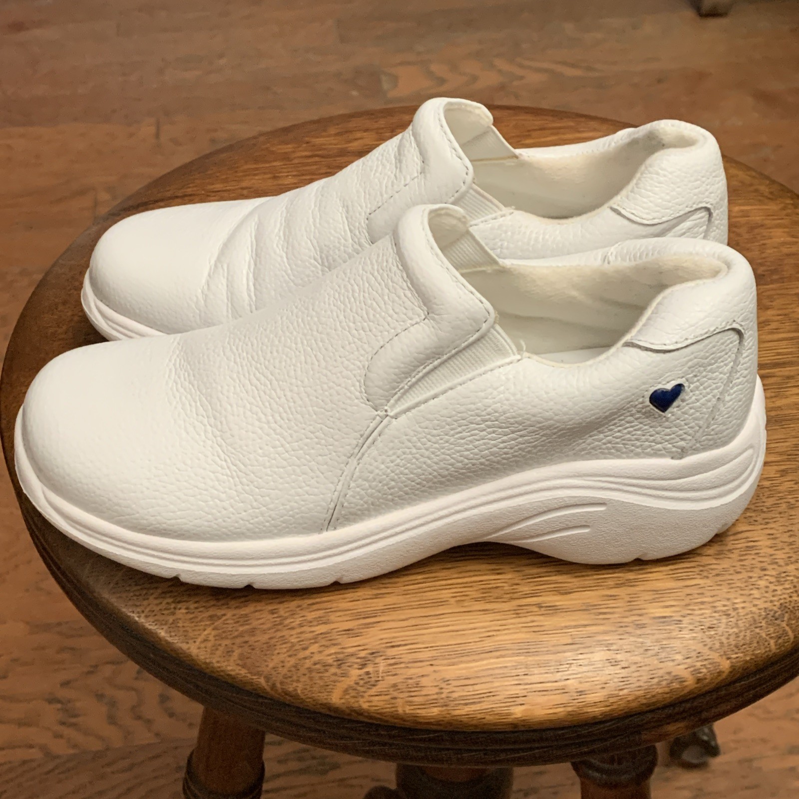 Nurse Mates Womens White Leather Slip Res. Clog Dove Comfort Shoe Size 5.5M