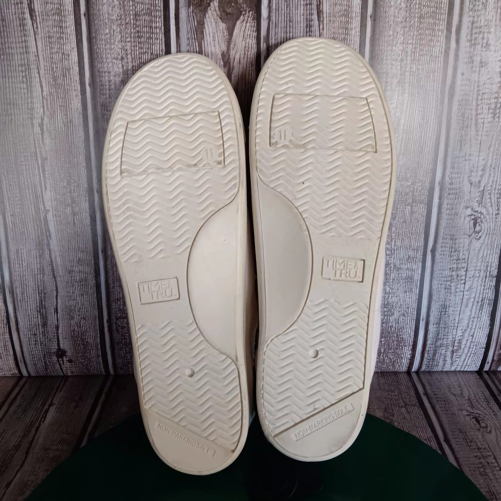 Time And Tru Women’s Size 11 White Slip-on Scrunchback Shoes Embroidered