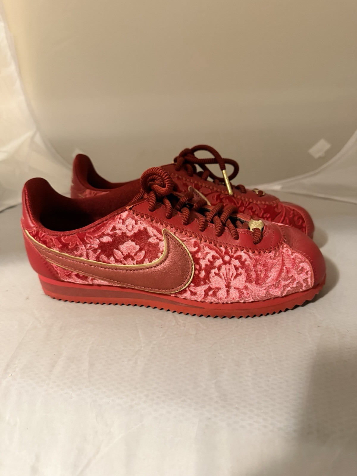 Nike Classic Cortez SE Velvet Red Crush Women’s Style Sneakers Size 7.5 Floral