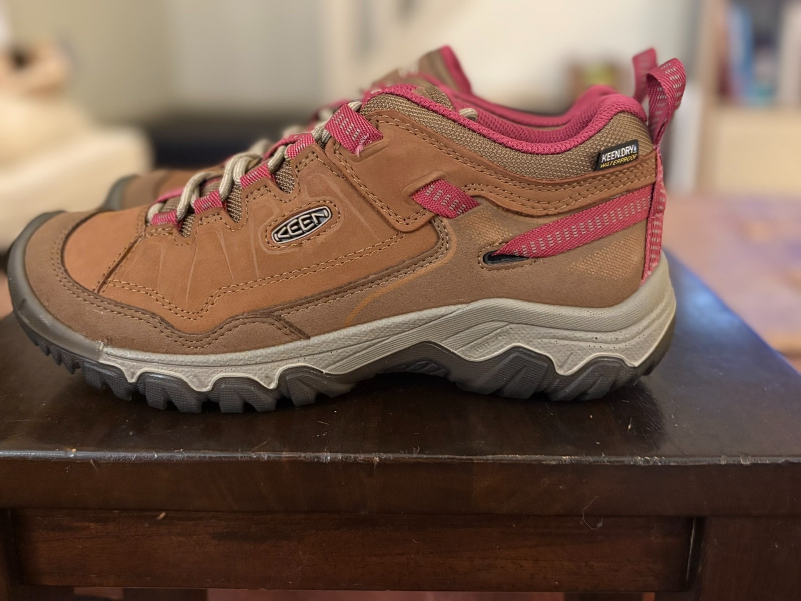 New KEEN Targhee IV Waterproof Hiking Shoes-Women’s Size 8.5 (EU 39)