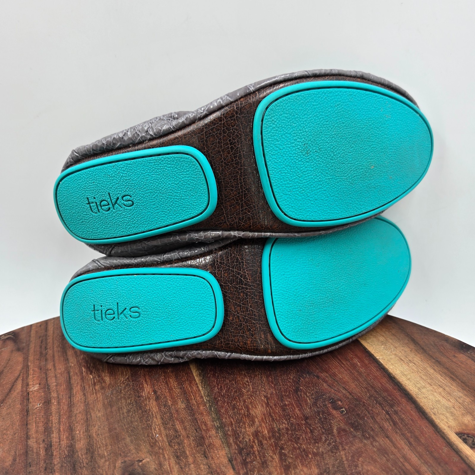 Tieks Ballet Flat Shoes Womens 6 Slate Grey Croc Patent Leather Loafers Foldable