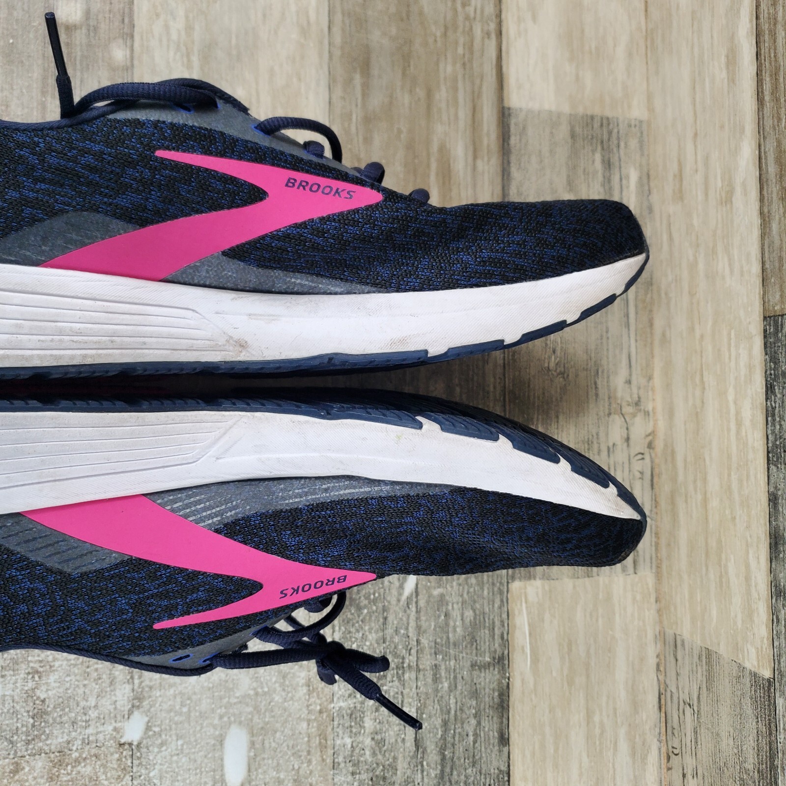 Brooks Signal 3 Womens Shoes Sz 11 B Running Athletic Dark Blue Pink Sneakers