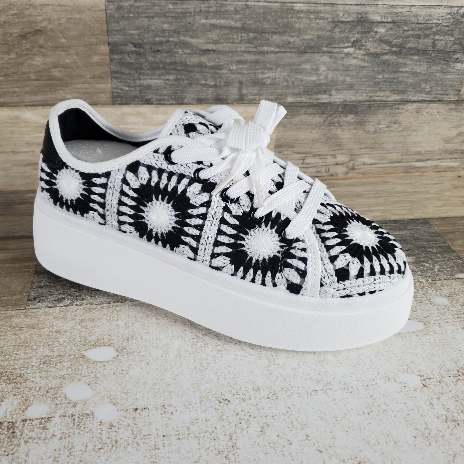 Dirty Laundry Recreation Womens Shoes Sz 6.5 Black White Multi Platform Sneakers