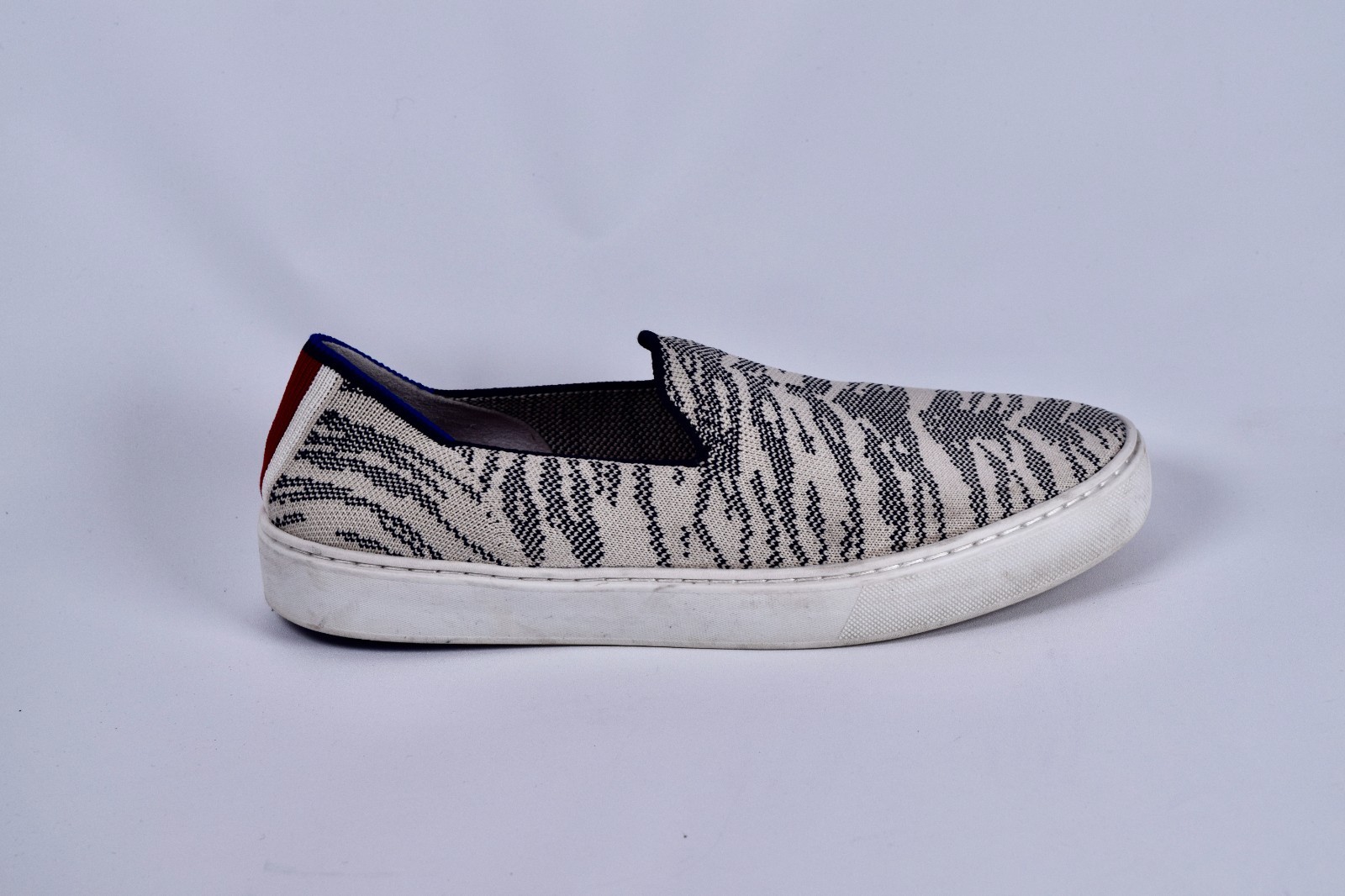 Rothy’s Women’s The Original Slip On Sneaker Maritime Tiger Navy White Size 8