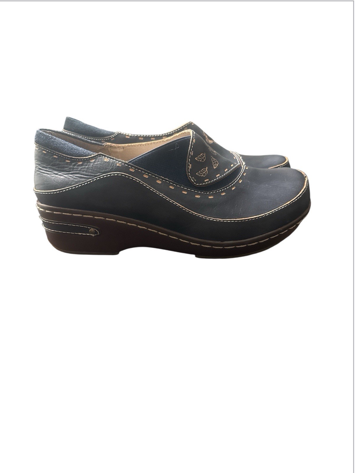 Urban Outfitters Blue and Brown Leather Mules with Moccasin Toe