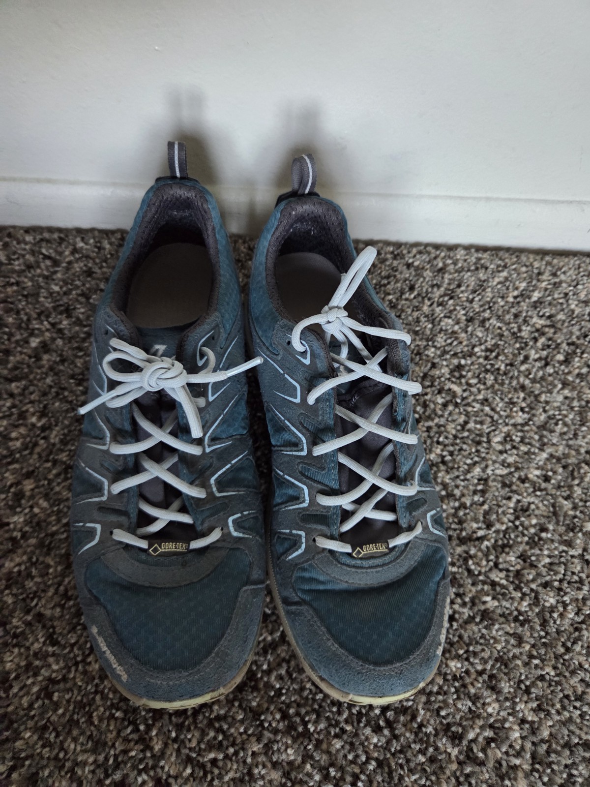 Women’s sneakers LOWA INNOX EVO GTX LOWS Size 7.5 Hiking Walking Waterproof