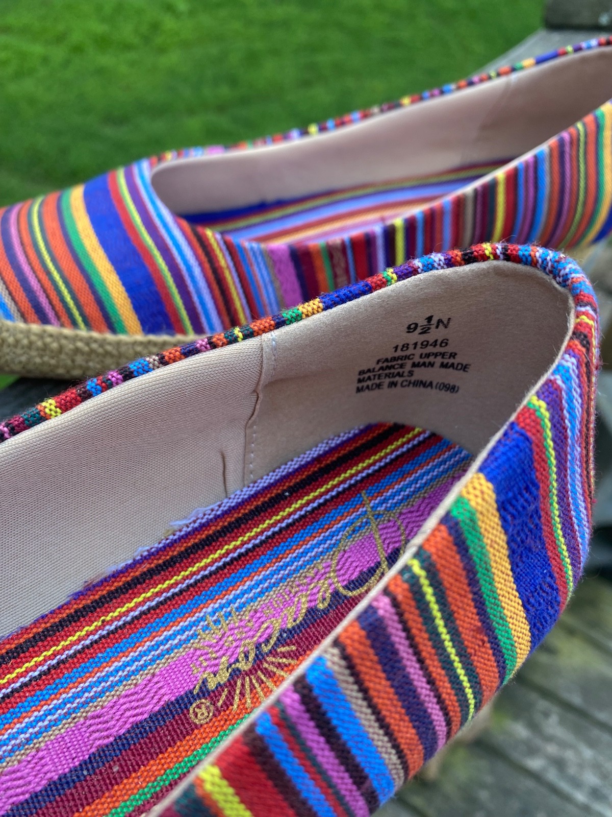 Beacon Shoes Womens 9.5 N Wedge Espadrilles Phoenix Striped Canvas Almond Toe