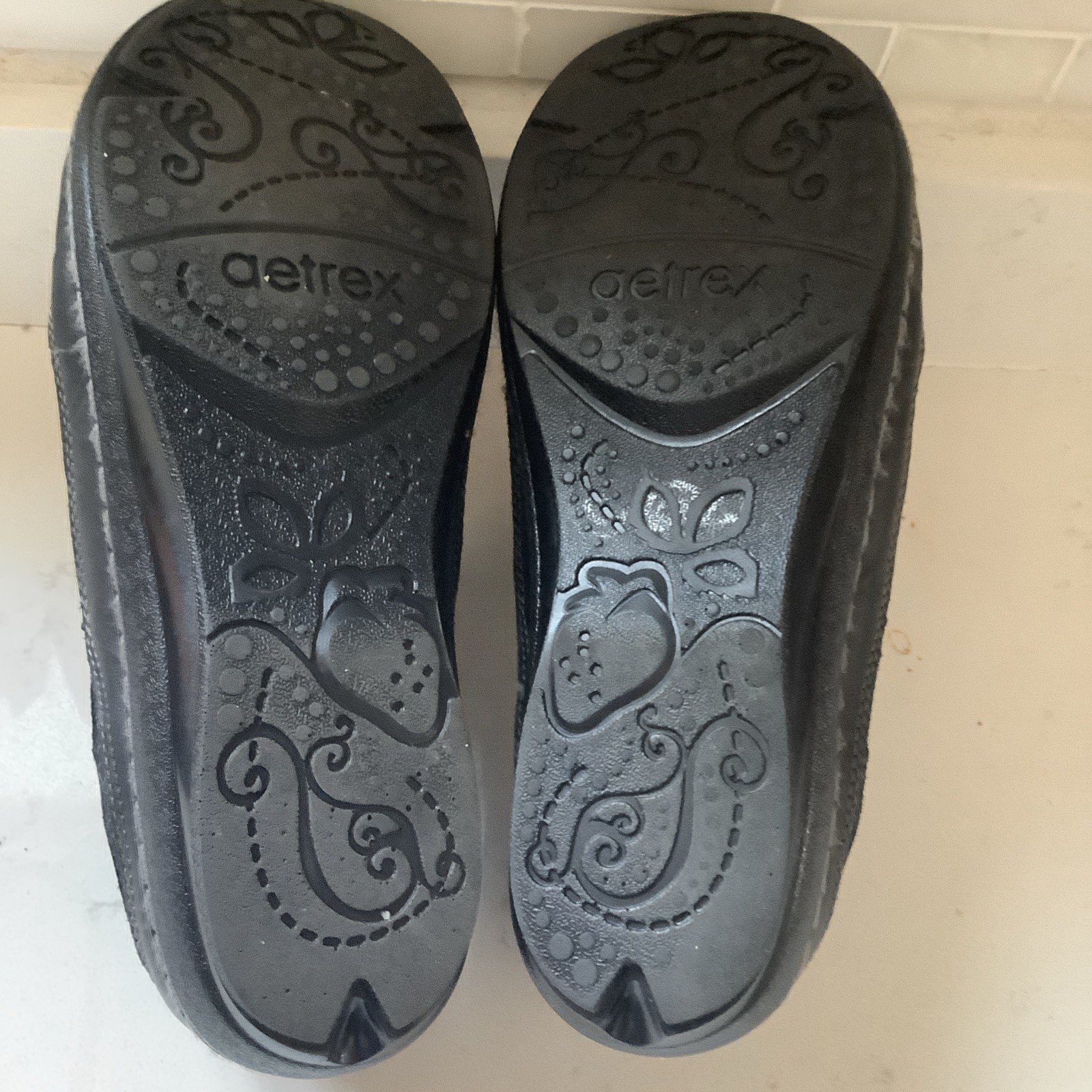 Aetrex – Crystal Black Leather Bungee Women Oxford – Blackberry Sz 7.5 Wide EUC!