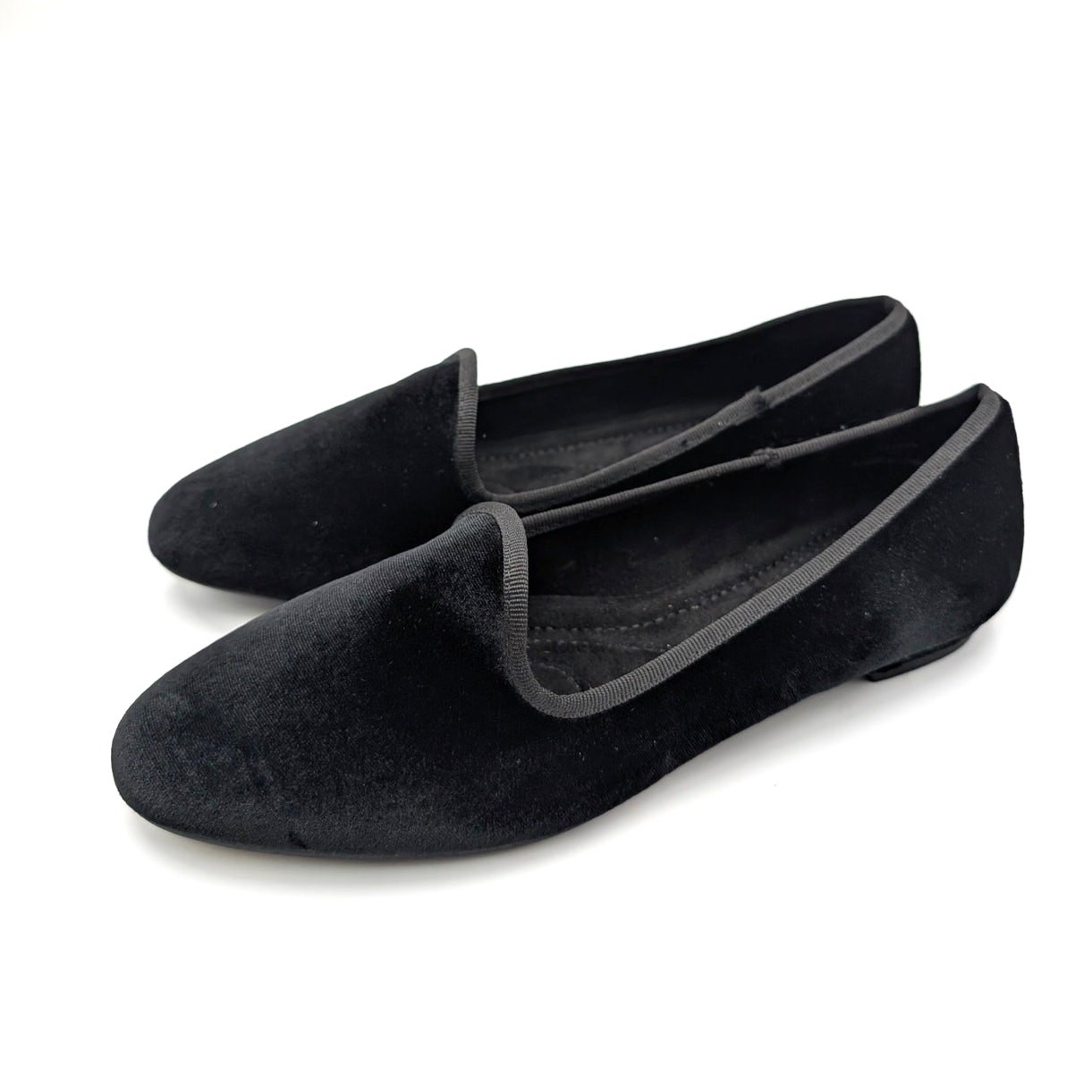 Chelsea Crew Chain Loafer Shoes Almond Toe Women’s Black Velvet Size US7 EU37