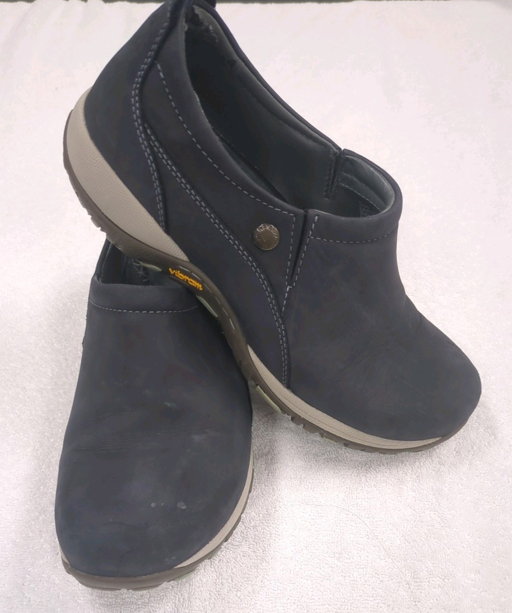 Dansko Nubuck Navy Vibram Slip Resistant Work Shoes Clogs Size 38. US 7.5