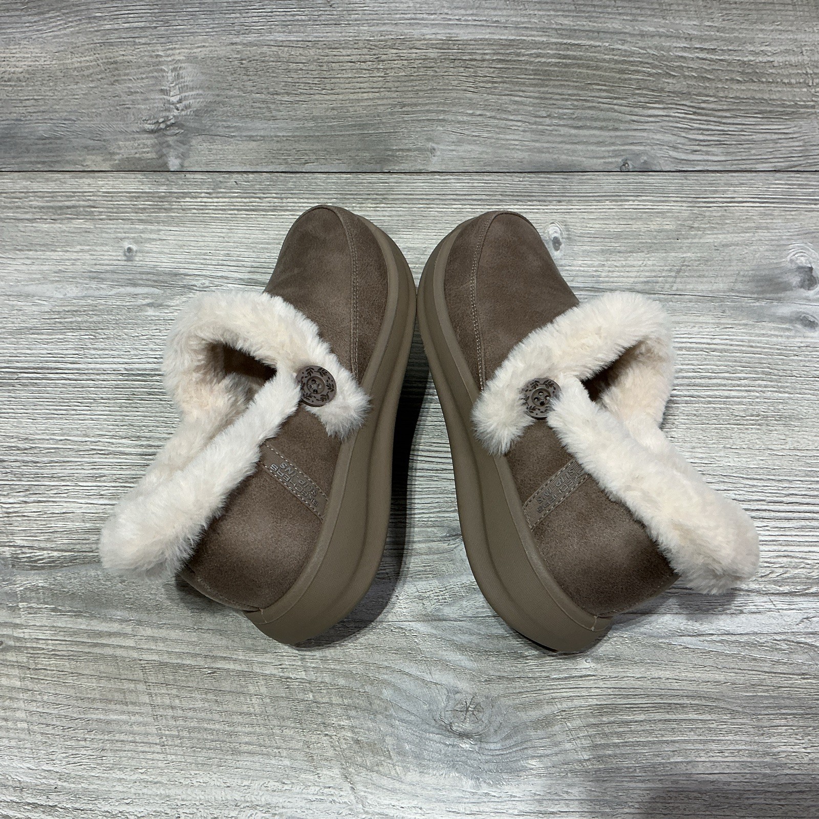 Skechers Womens Size 7.5 Cozy Escape Hands Free Slip Ins Slippers Chestnut Tan