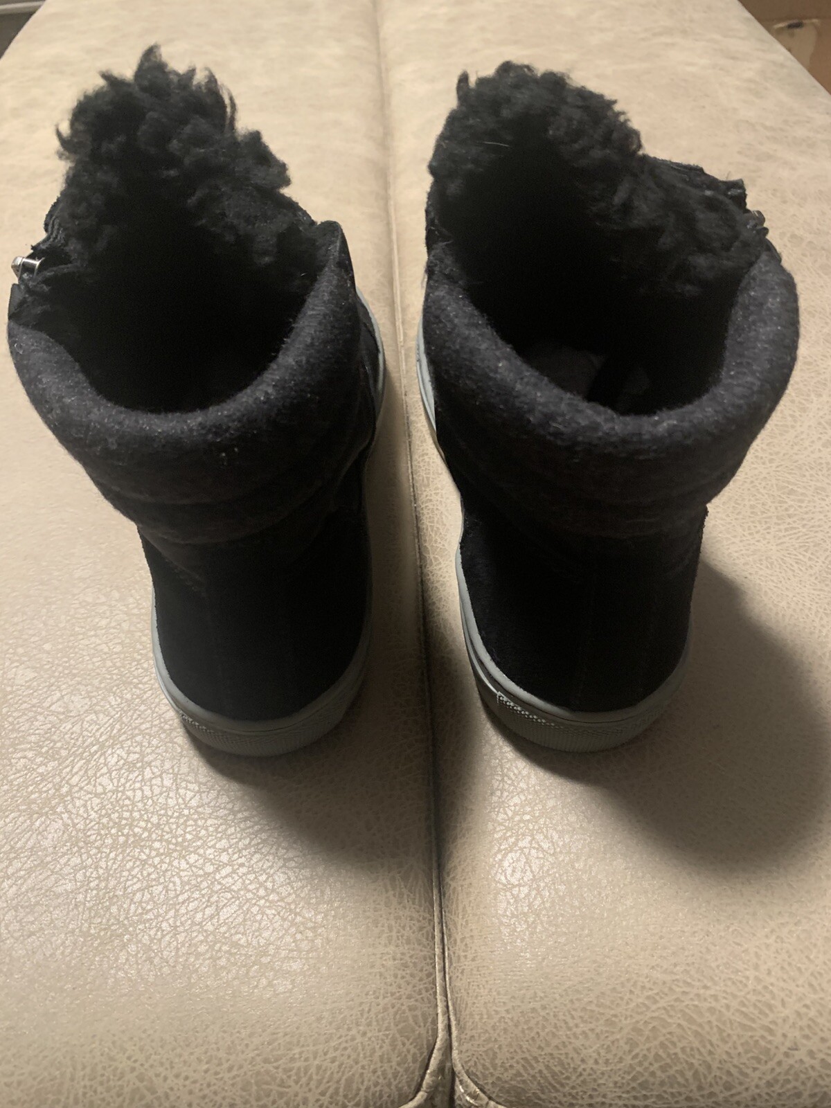 Cougar Waterproof High Top Sneaker w/ Faux Sherling Trim NWOB Women’s Size 8