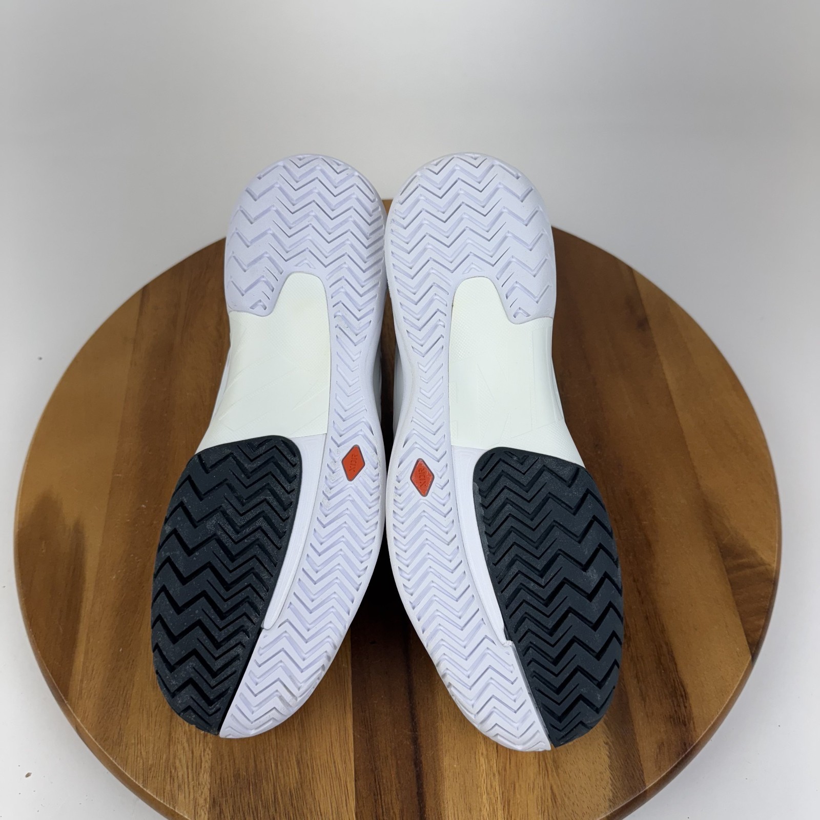 New Womens Nike Zoom Cage 2 White Comfort Athletic Tennis Sneakers Size 10.5 M