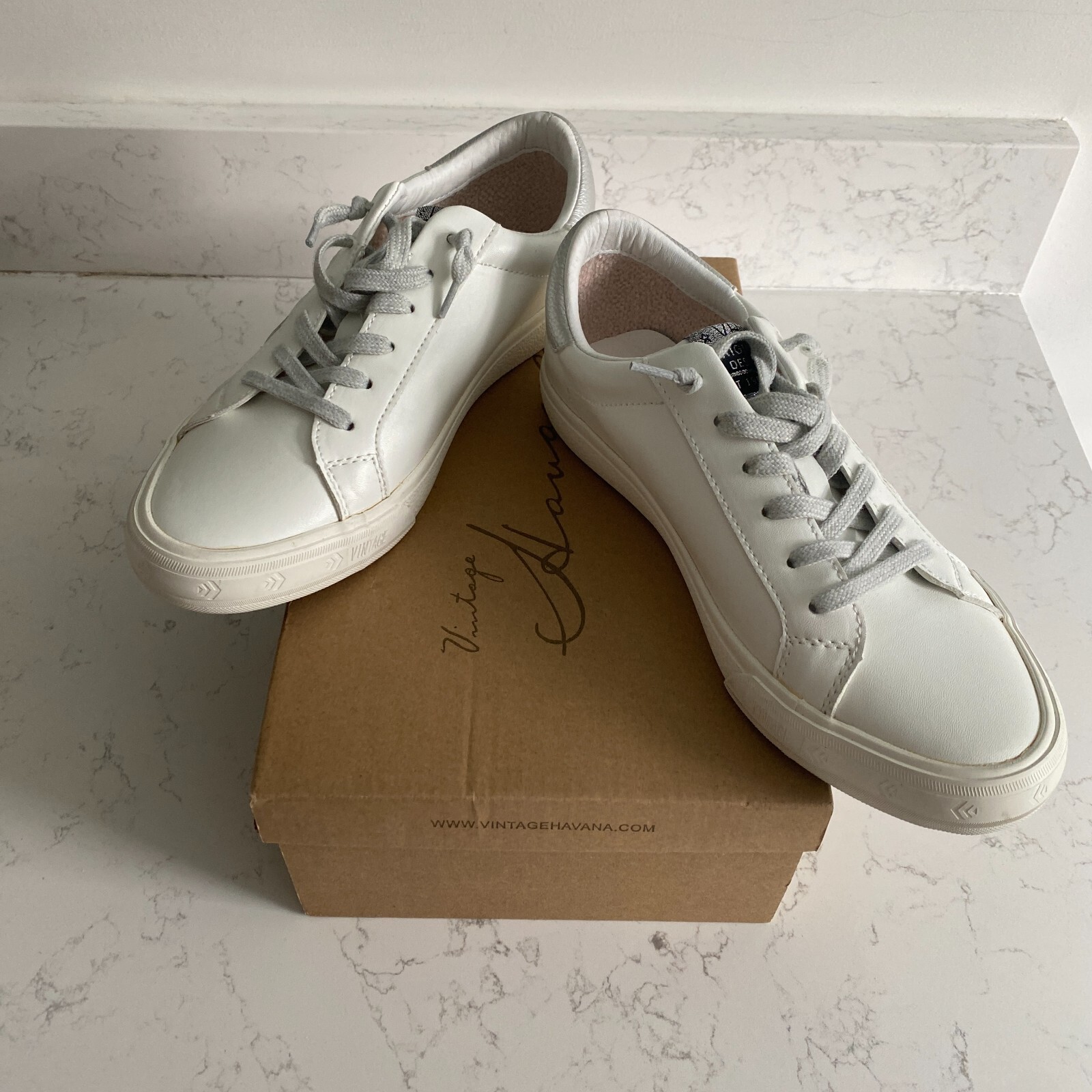 NWT Vintage Havana Women’s Mighty White Silver Multi Sneakers Size 8.5 Fall